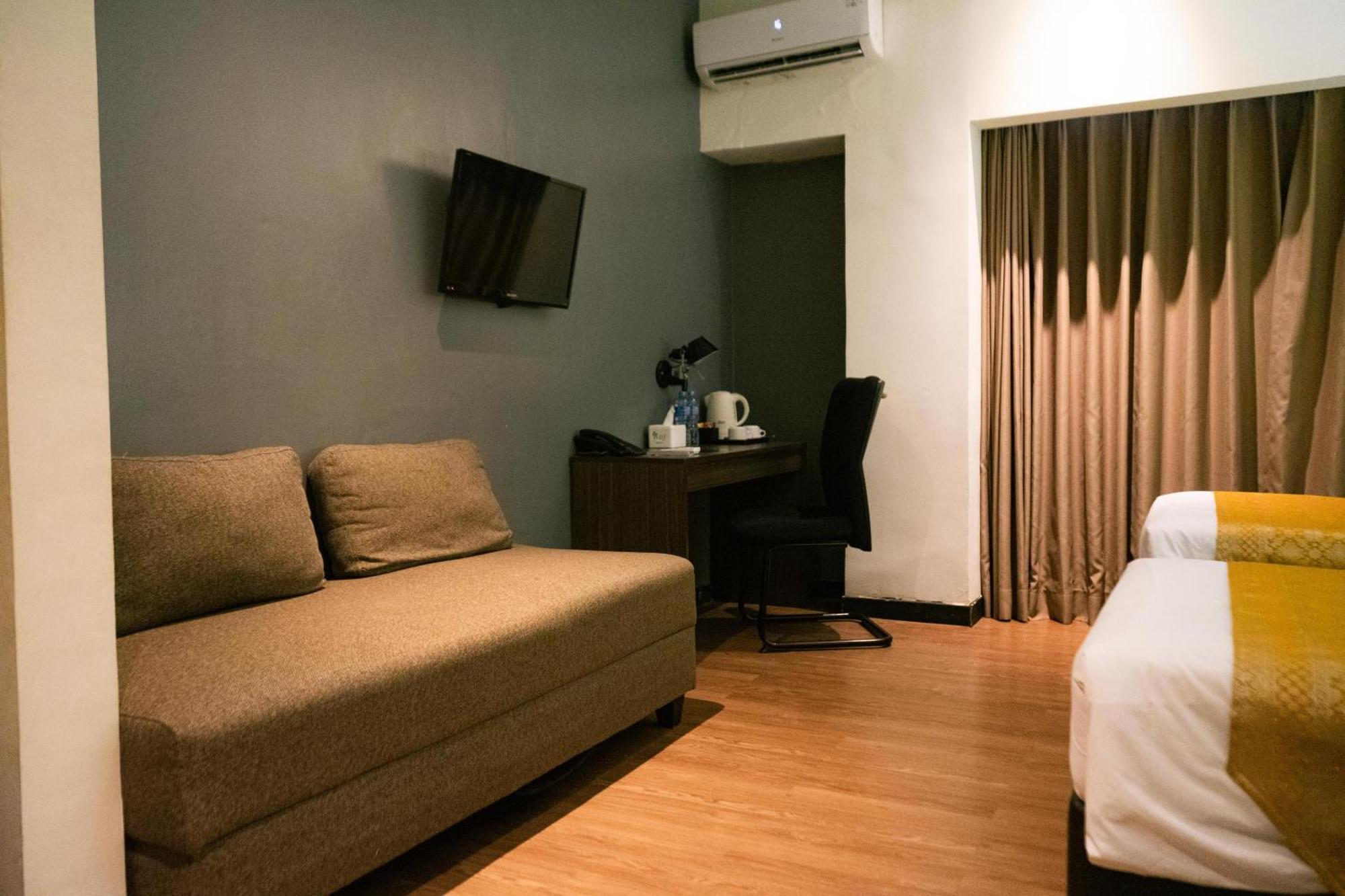 Yunna Hotel Lampung Bandar Lampung Exterior photo