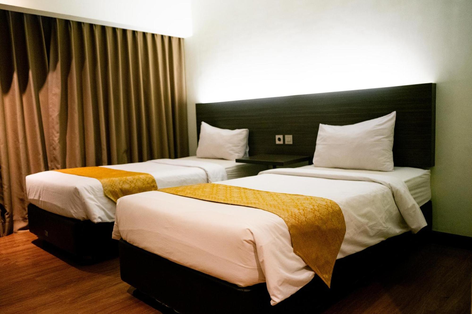 Yunna Hotel Lampung Bandar Lampung Exterior photo